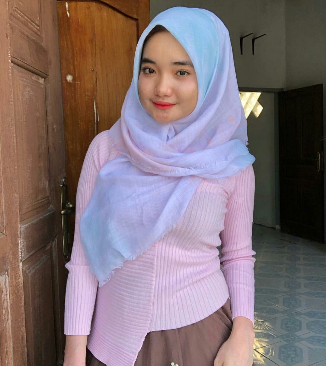 Ibu Viral Hijab Indo Hug Tightly Without Distance Wiwik Top Global